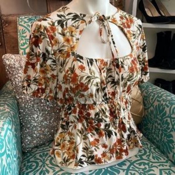 5 for $50 - The Line of Style Floral Top - Picture 2 of 4